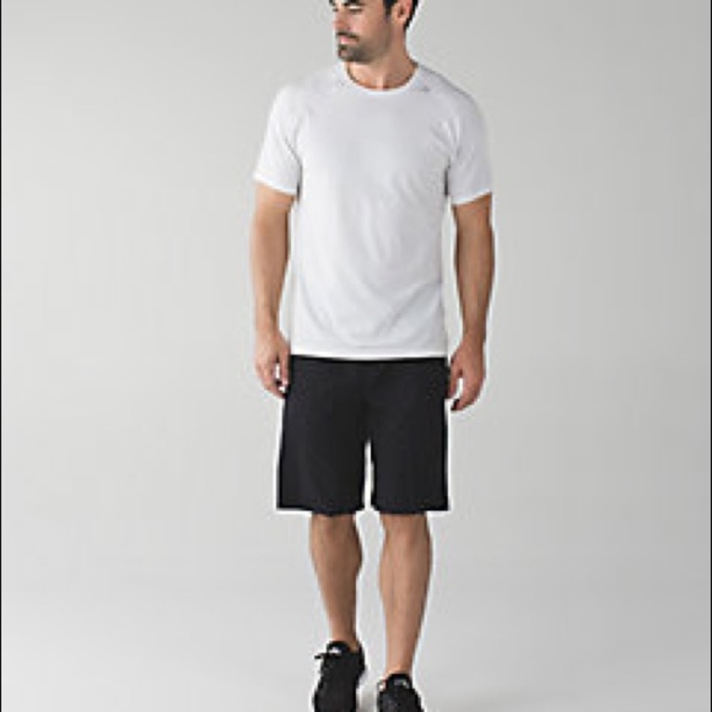 Lululemon Core Short 11.  Sz. L.